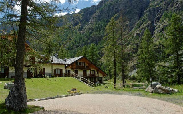 Residence Dei Walser Gressoney-La-Trinite Exterior photo